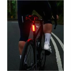 Feu Arrière Vélo Puissant LED 150 Lumens Blinder R-150 Knog 11 Feu Arrière Vélo Puissant LED 150 Lumens Blinder R-150 Knog -Promos VTT Boutique BlinderR150 knog