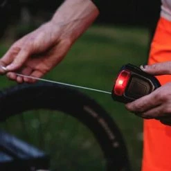 Antivol Câble Vélo Compact FLX Avec Lumière Intégrée Hiplok -Promos VTT Boutique antivol cable velo compact flx avec lumiere integree hiplok full 3