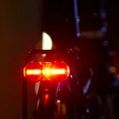 Busch-mueller Éclairage Arrière Vélo TopLight Flat S Plus -Promos VTT Boutique eclairage arriere velo toplight flat s plus full 4