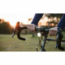 Eclairage Vélo Avant 1100 Lumens PWR TRAIL Avec Power Bank Knog 8 Eclairage Vélo Avant 1100 Lumens PWR TRAIL Avec Power Bank Knog -Promos VTT Boutique eclairage velo avant 1100 lumens pwr trail avec power bank knog full 3