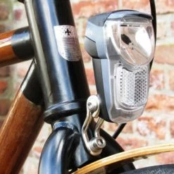 Busch-mueller Feu Sur Fourche Vélo Chargement USB IQ Eyro Busch And Muller -Promos VTT Boutique feu sur fourche velo chargement usb iq eyro busch and muller full 4