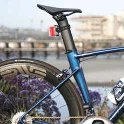 Feu Vélo Arrière USB Sur Tige De Selle Sentry Aero 260 NiteRider -Promos VTT Boutique feu velo arriere usb sur tige de selle sentry aero 260 niterider full 3