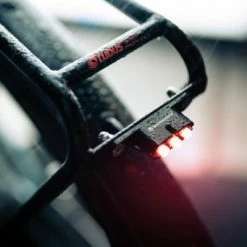 Feu Vélo Dynamo Sur Porte-bagages E3 Tail Light 2 Supernova -Promos VTT Boutique feu velo dynamo sur porte bagages e3 tail light 2 supernova full 3