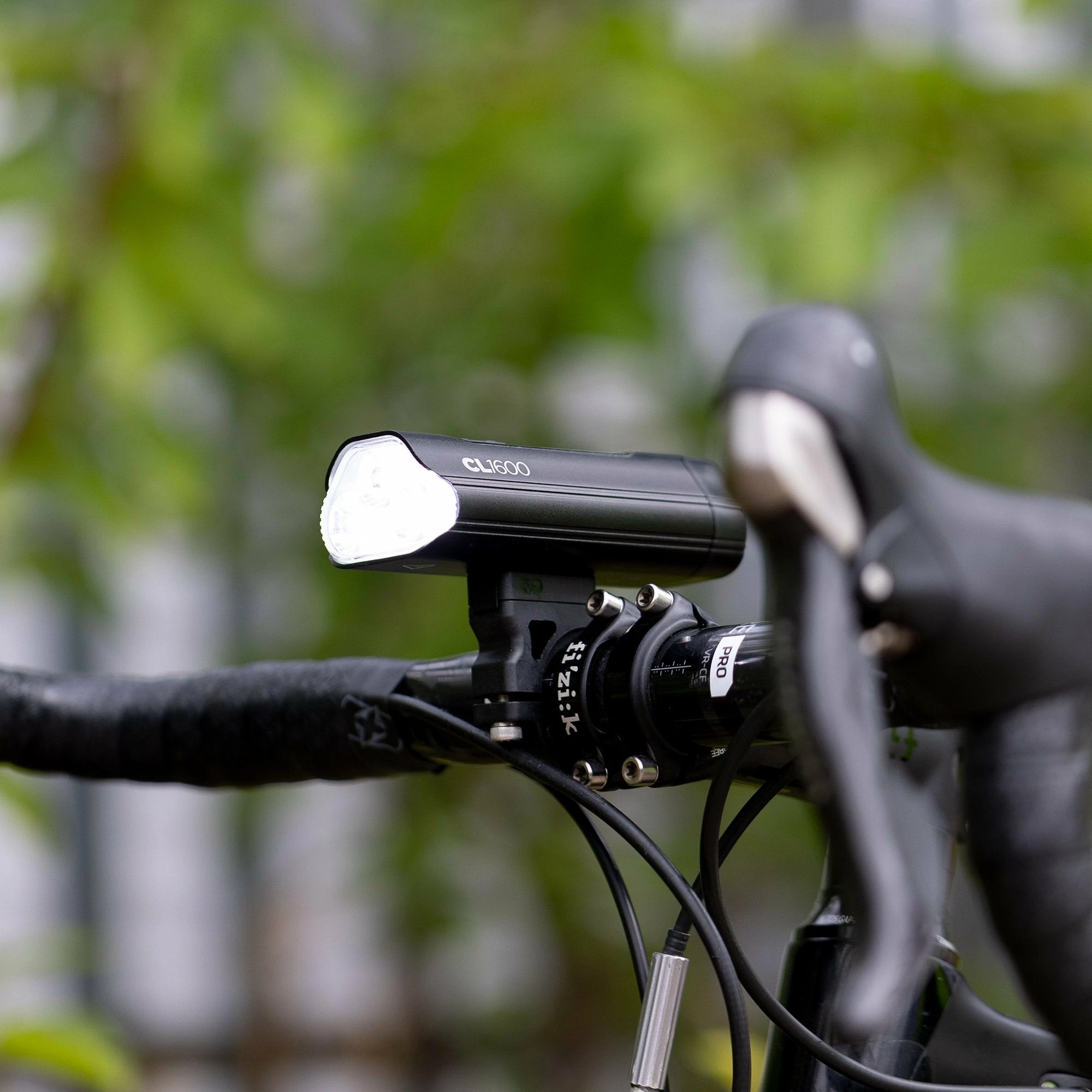 Lampe Vélo Powerbank Sur Guidon Ultratorch CL1600 Oxford 1600 Lumens 4 Lampe Vélo Powerbank Sur Guidon Ultratorch CL1600 Oxford 1600 Lumens – Image 4
