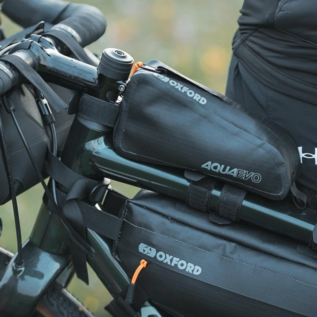 Sacoche Tube Horizontal Pour Le Bikepacking 1.5 L Aqua Evo Adventure Oxford 5 Sacoche Tube Horizontal Pour Le Bikepacking 1.5 L Aqua Evo Adventure Oxford – Image 5