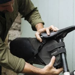 Sacoche De Selle Vélo Brooks étanche Pour Bikepacking 8L Scape -Promos VTT Boutique sacoche de selle velo brooks etanche pour bikepacking 8l scape full 5