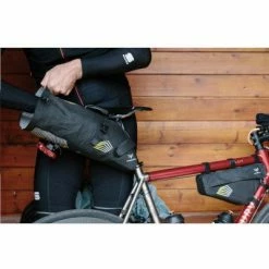 Sacoche De Selle Voyage à Vélo Racing Apidura -Promos VTT Boutique sacoche de selle voyage a velo racing apidura full 6
