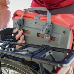 Sacoche Vélo étanche Bleu Marine Aqua Back Deluxe Single Vaude -Promos VTT Boutique sacoche velo etanche bleu marine aqua back deluxe single vaude full 3