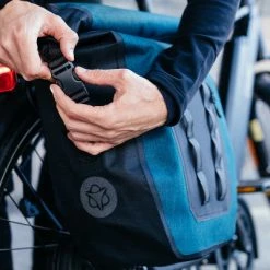 Sacoche Vélo Simple Porte-bagages Arrière étanche Vélotaf Agu 11 Sacoche Vélo Simple Porte-bagages Arrière étanche Vélotaf Agu -Promos VTT Boutique sacoche velo simple porte bagages arriere etanche velotaf agu full 6